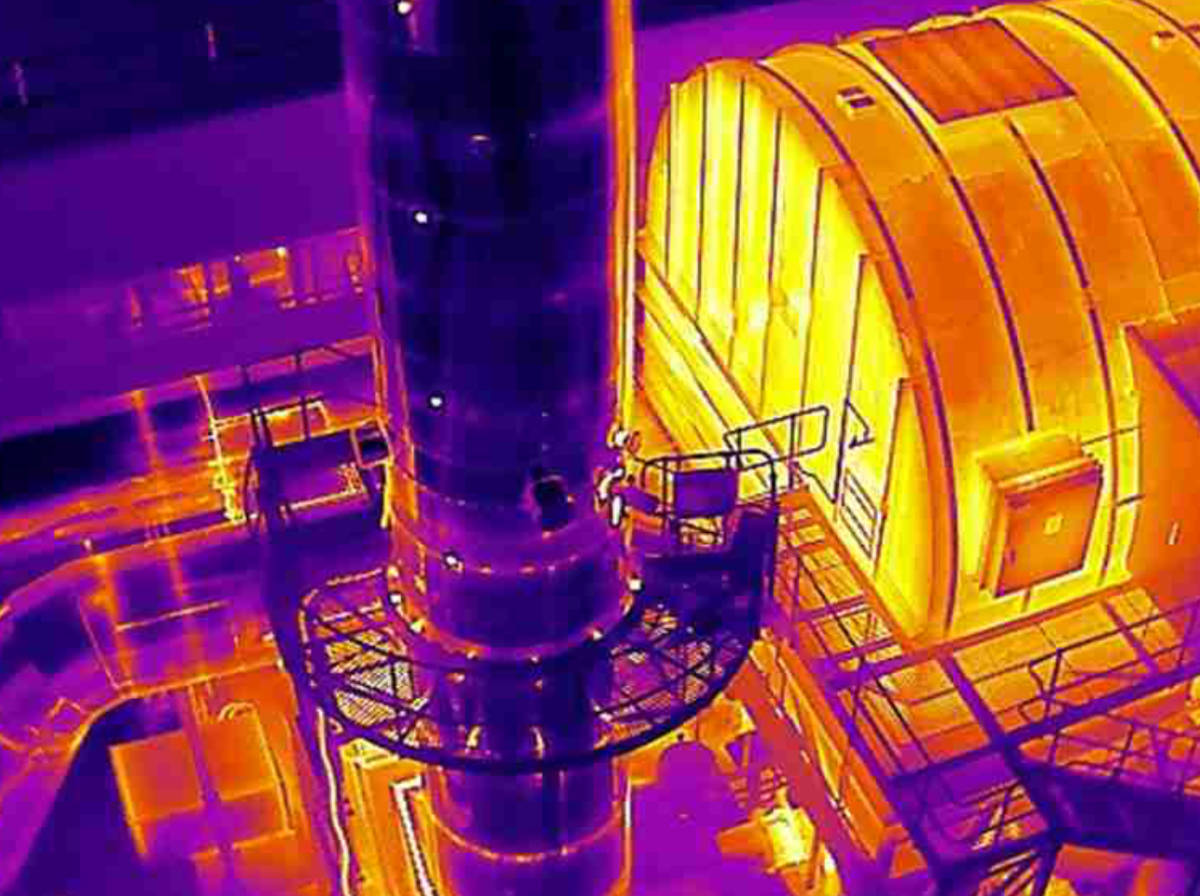 Thermographie infrarouge par drone pour installations industrielles et parcs solaires — détection de fuites et anomalies, Antheon